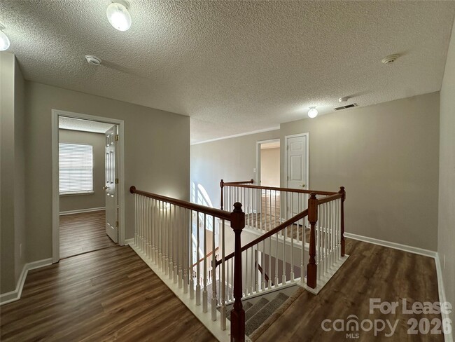 Building Photo - 5650 Berry Ridge Dr