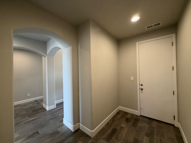 Building Photo - Luxury Single Story 3 Bedroom Plus Office / Sitting Room Recent Construction Available in Exclusi...