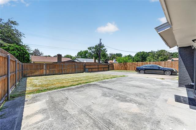 Building Photo - 2760 Hollandale Ln