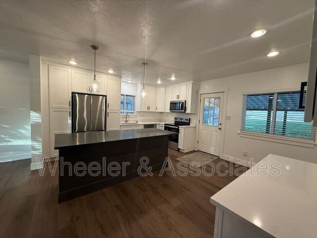 Building Photo - 3714 Brinker Ave