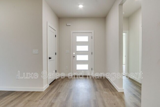 Building Photo - 8329 NW 163rd Ter