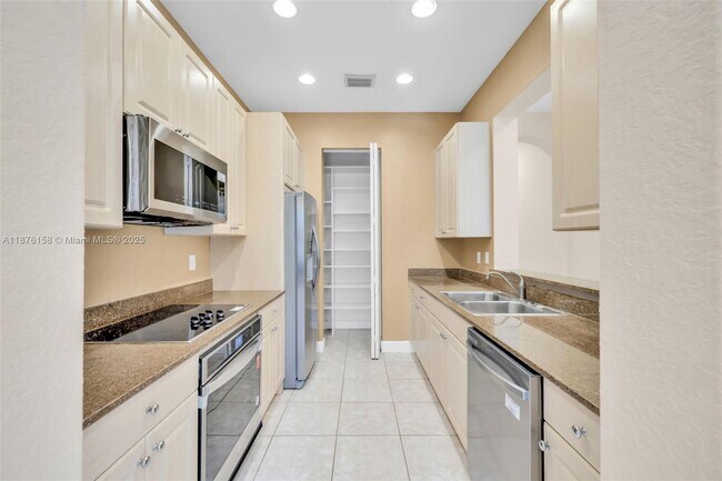 Building Photo - 8706 Blaze Ct