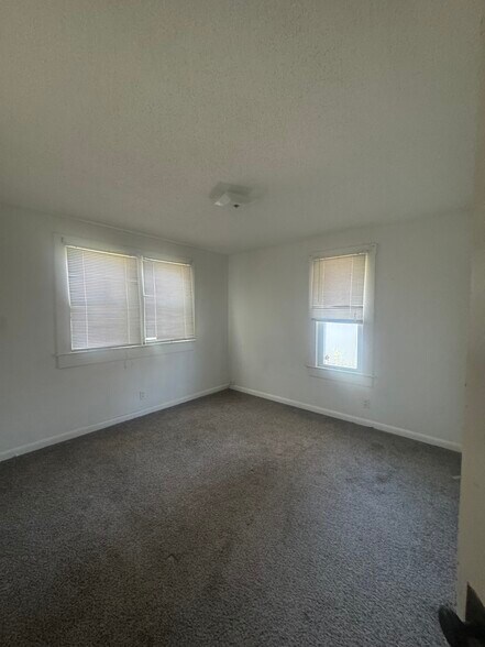Building Photo - 407 Bayou St