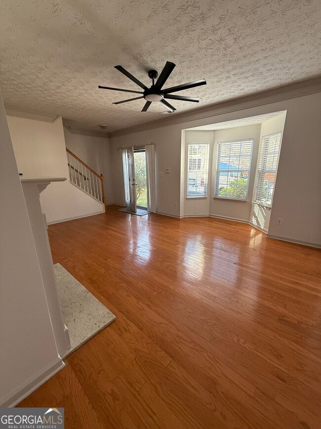 Building Photo - 5460 Hampton Ct