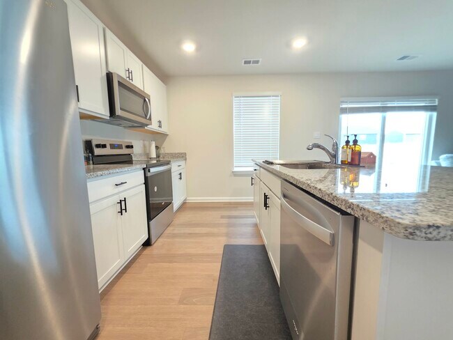 Building Photo - 1120 Wintermead Lp