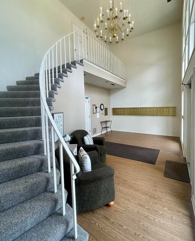 Building Photo - 514 E Olive St