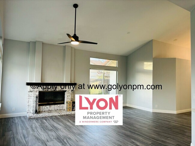 Building Photo - Beautiful Folsom Gem with backyard facing ...