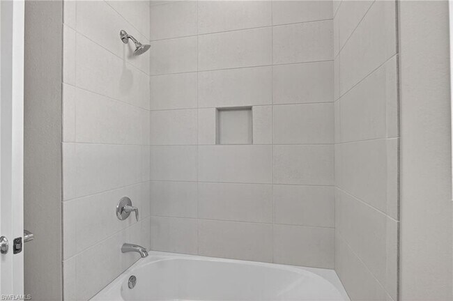 Building Photo - 286 Indies Dr E
