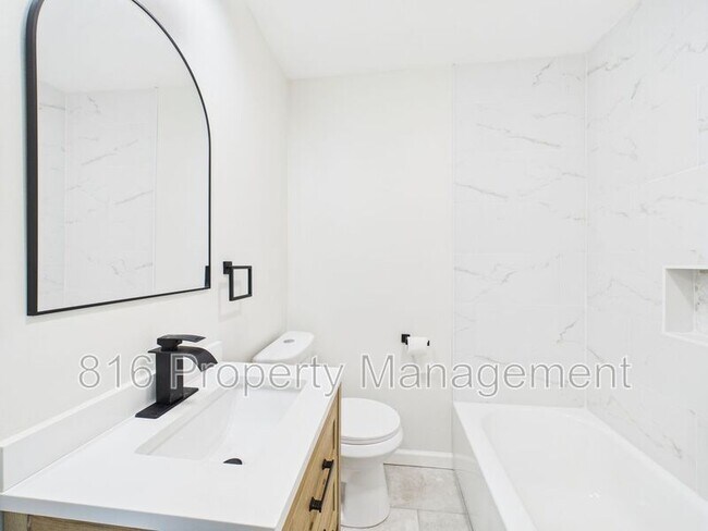 Building Photo - 11214 E Lexington Ave