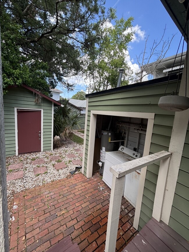 Building Photo - 347 Cottage Ave