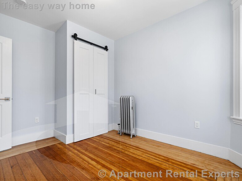 Building Photo - 16 Windsor Rd