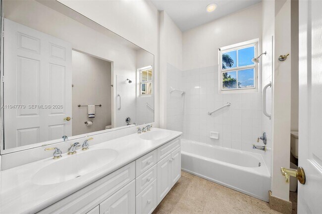 Building Photo - 1500 Shoreline Way