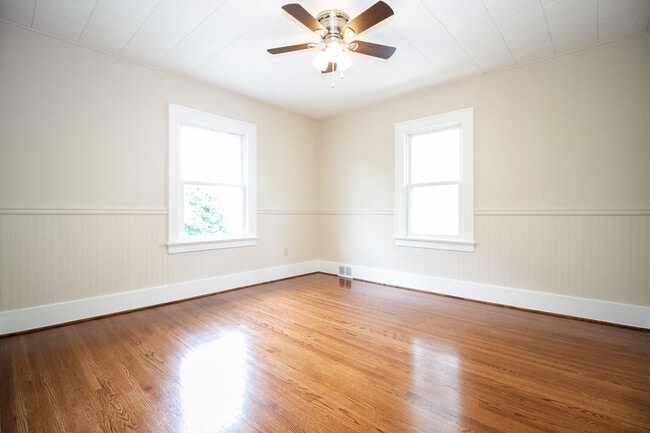 Building Photo - 472 Shasta Dr