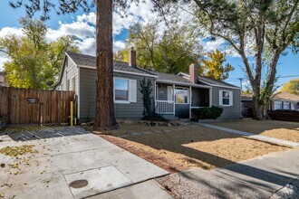 Building Photo - Beautiful, Spacious 3B/2.5Bath Single Fami...