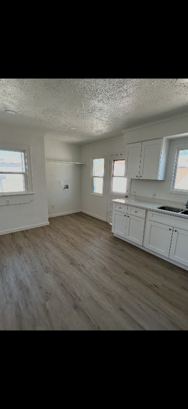 Building Photo - 1270 N 8th St