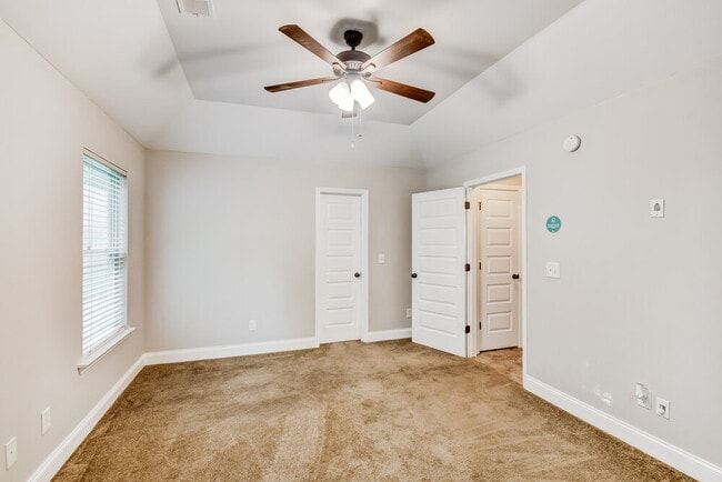 Building Photo - 169 Stonebriar Dr