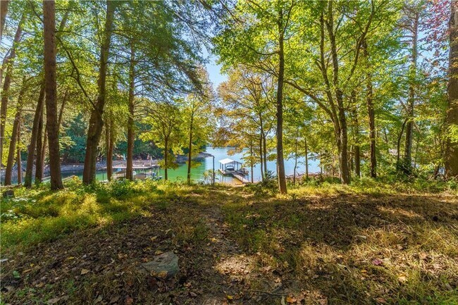 Building Photo - 5580 Williams Shores Dr