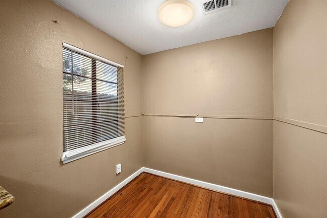 Building Photo - 3444 Blodgett St