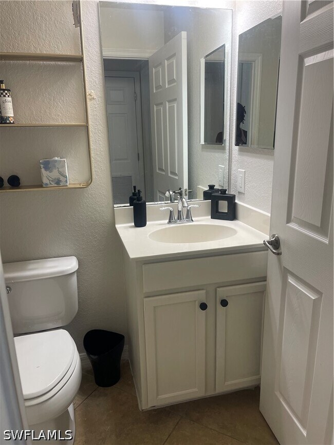 Building Photo - 9727 Acqua Ct