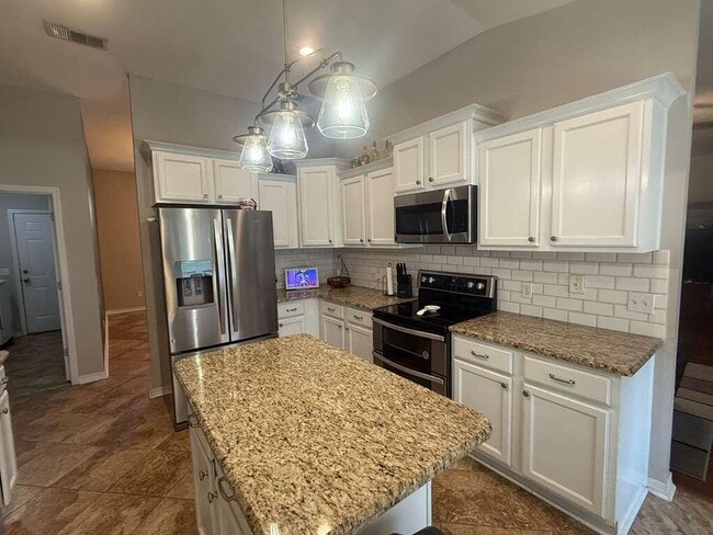 Building Photo - 4216 Shadow Ln