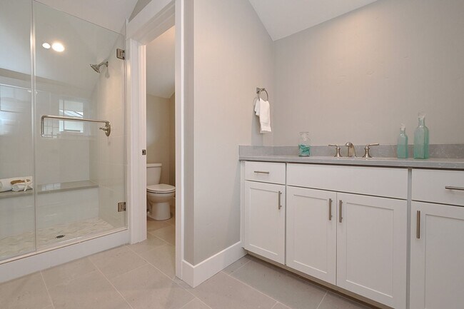 Building Photo - Beautiful Newer Home in Downtown Pleasanton