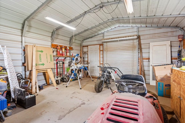 Building Photo - Navajo