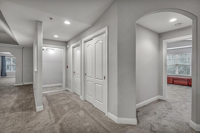 Building Photo - 4666 Sagewood Cir