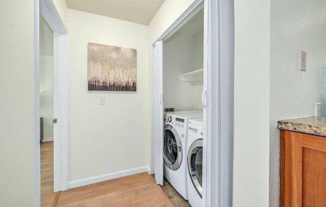 Building Photo - Cartville