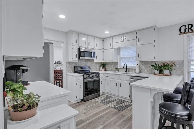 Building Photo - 175 Hunters Glen