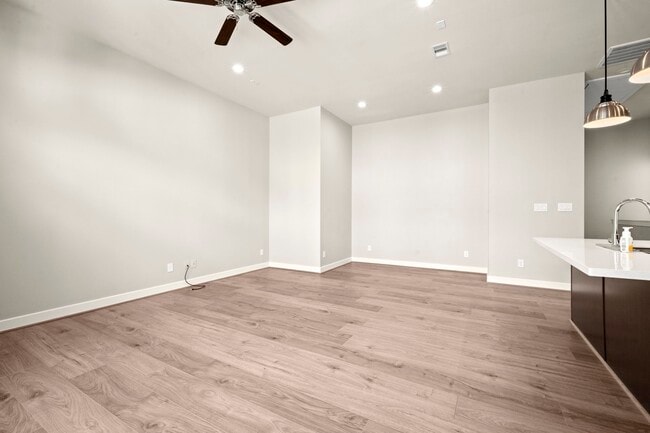 Building Photo - 138 Knightsbridge Park Ln