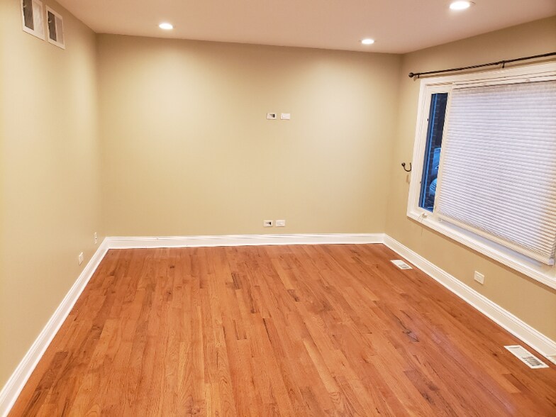 Building Photo - 2128 Rugen Rd