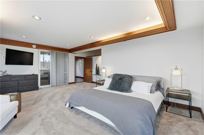 Building Photo - 5 W Mountain St