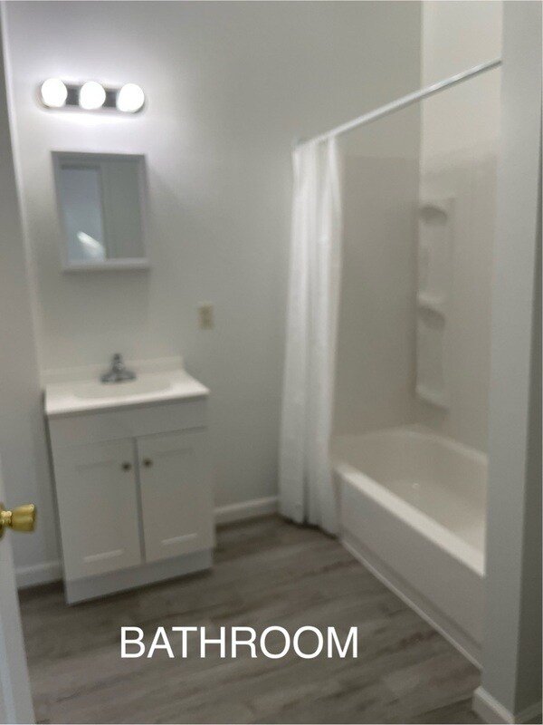 Building Photo - 231 E 13th St