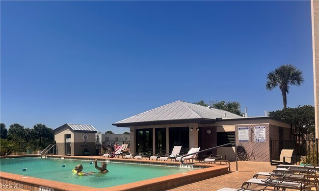 Primary Photo - 4510 N Key Dr