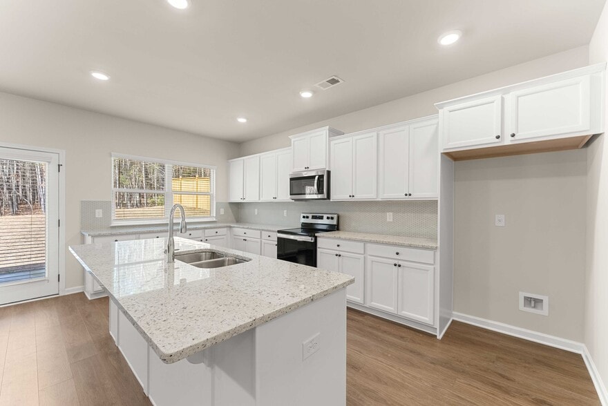 Building Photo - 755 Lakehaven Ln