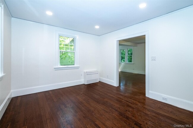 Building Photo - 162 Rockingstone Ave