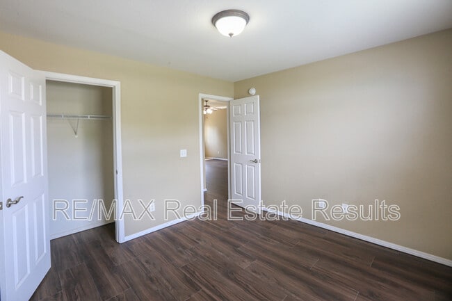 Building Photo - 1071 Evergreen St
