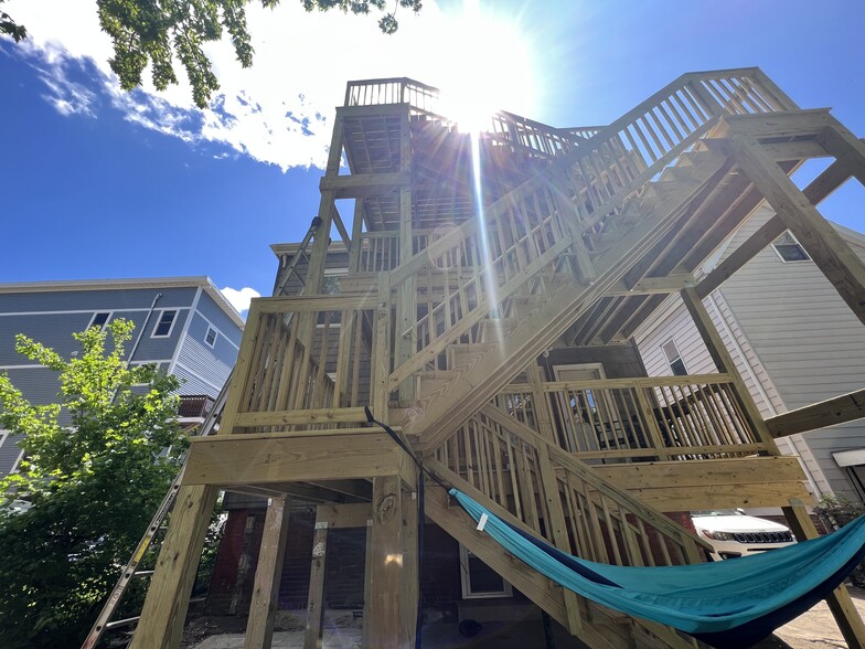 Building Photo - 7 Jay St