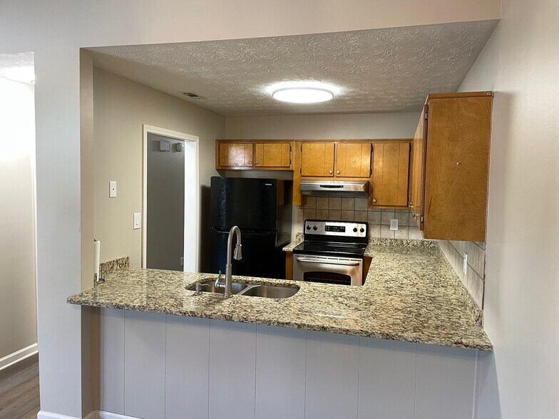 Kitchen 1 - 160 Garden Ct