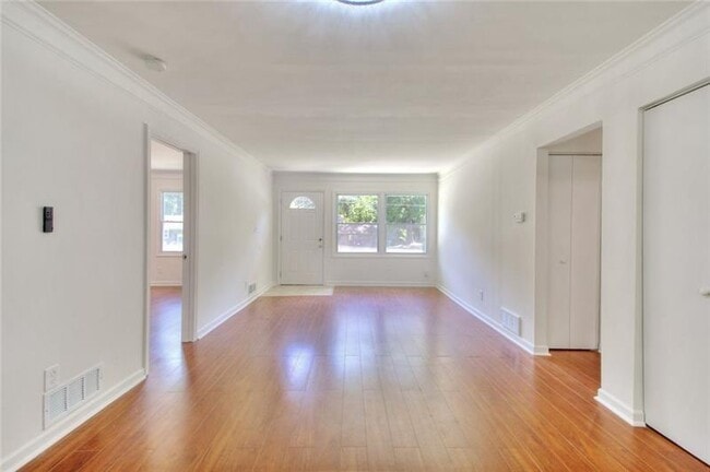 Building Photo - 3946 Green Oak Dr