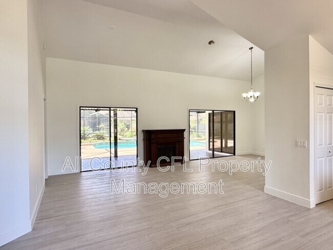 Building Photo - 553 Walnut Grove Pl