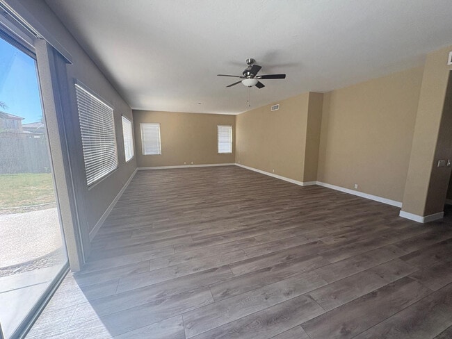 Building Photo - 2245 E Detroit St