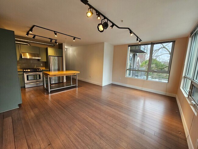 Building Photo - Bright Capitol Hill 1BR at BRIX | Parking Included |