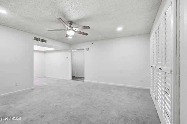 Building Photo - 4444 E Paradise Village Pkwy N