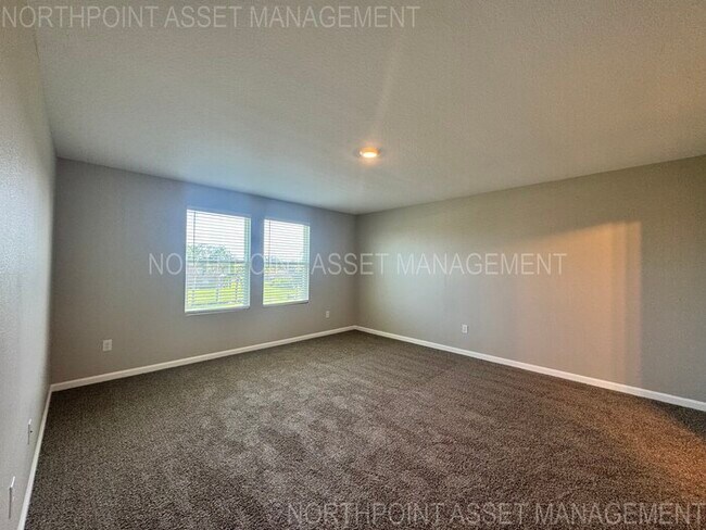 Building Photo - "AUGUST MOVE IN SPECIAL: $500 off on 2nd M...
