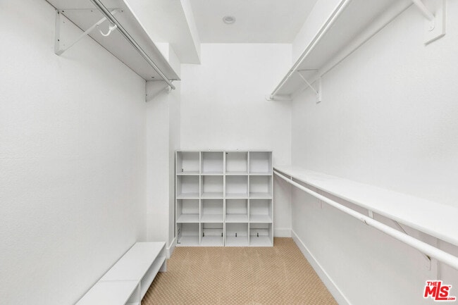 Building Photo - 9800 Vidor Dr