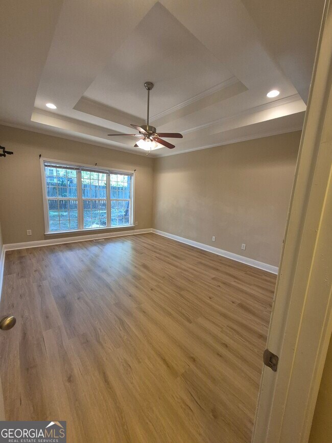 Building Photo - 325 Veranda Park Ln