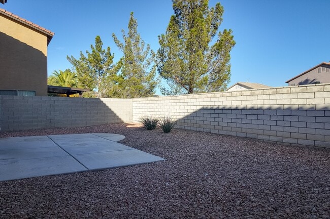 Building Photo - 9222 Cazador St