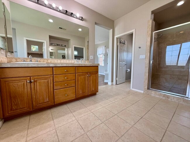 Building Photo - 2130 Pamplona Ct