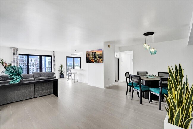 Building Photo - 1201 S Ocean Dr